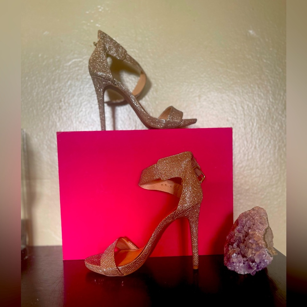 Zigisoho heels - Size 5